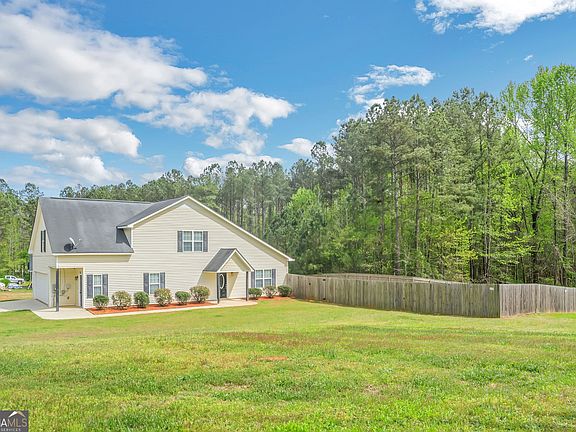 3rd image of 201 Christian Cir