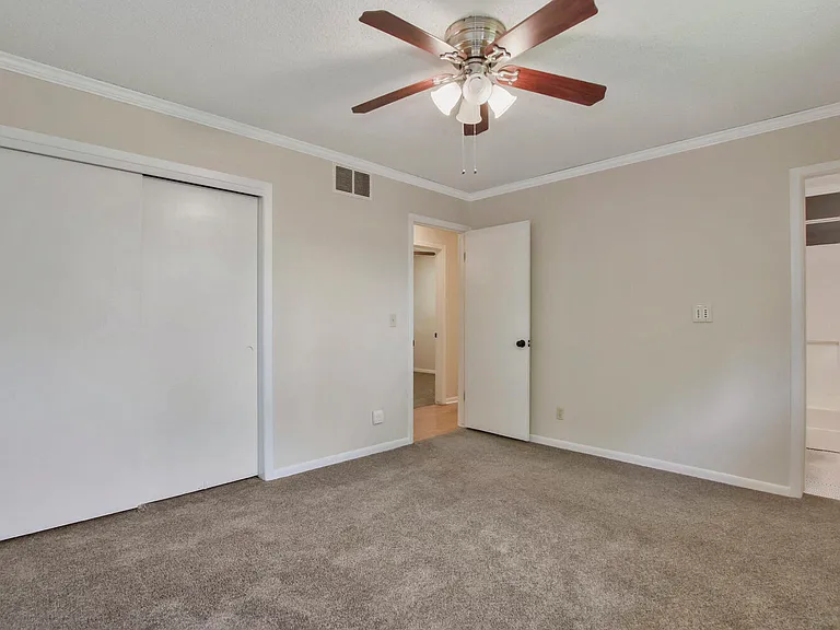4036 N Edgemoor Dr — Photo 48