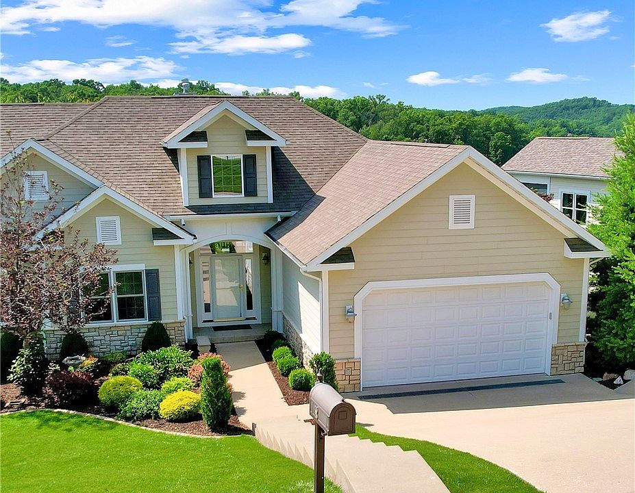 1st image of 32 Southern Pine Ln