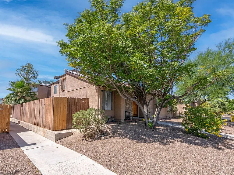 1501 Living Desert Dr #D — Photo 28
