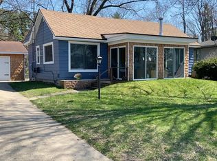 753 E Shore Dr, Battle Creek, MI 49017