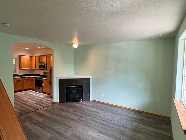 12623 SE Tibbetts St — Photo 3