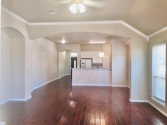 5th image of 4028 Sprucebark Dr