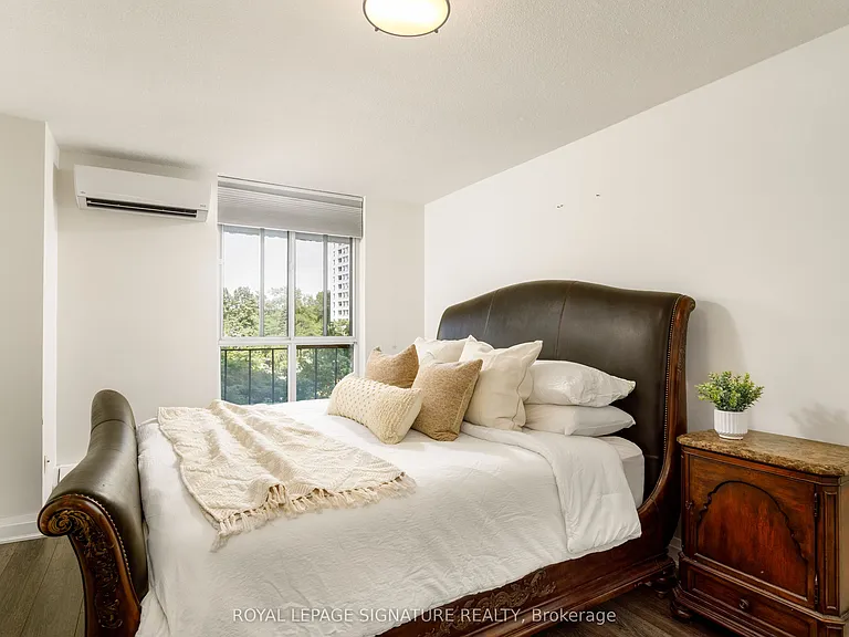 35 Ormskirk Ave #302 — Photo 24