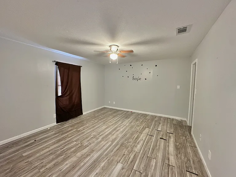 1111 Timber Line Dr — Photo 4