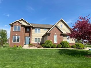 9417 Fenwick Dr, Bloomington, IL 61705