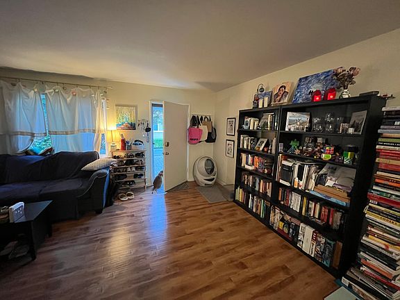 4th image of 214 W California Ave