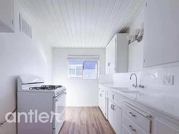 5th image of 4116 Palmwood Dr #L6