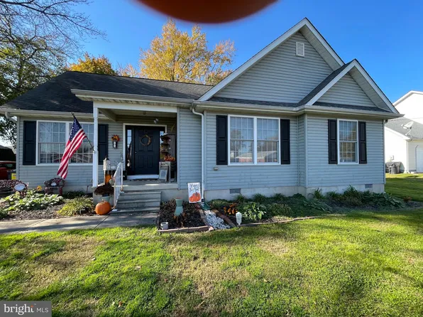 24 W Railroad Ave, Felton, DE 19943