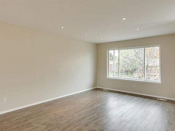 3rd image of 14009 E Rockwell Ave