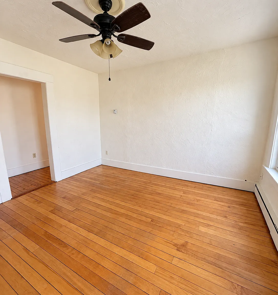 3 bed, 1240 sqft, $2,095 — Photo 4