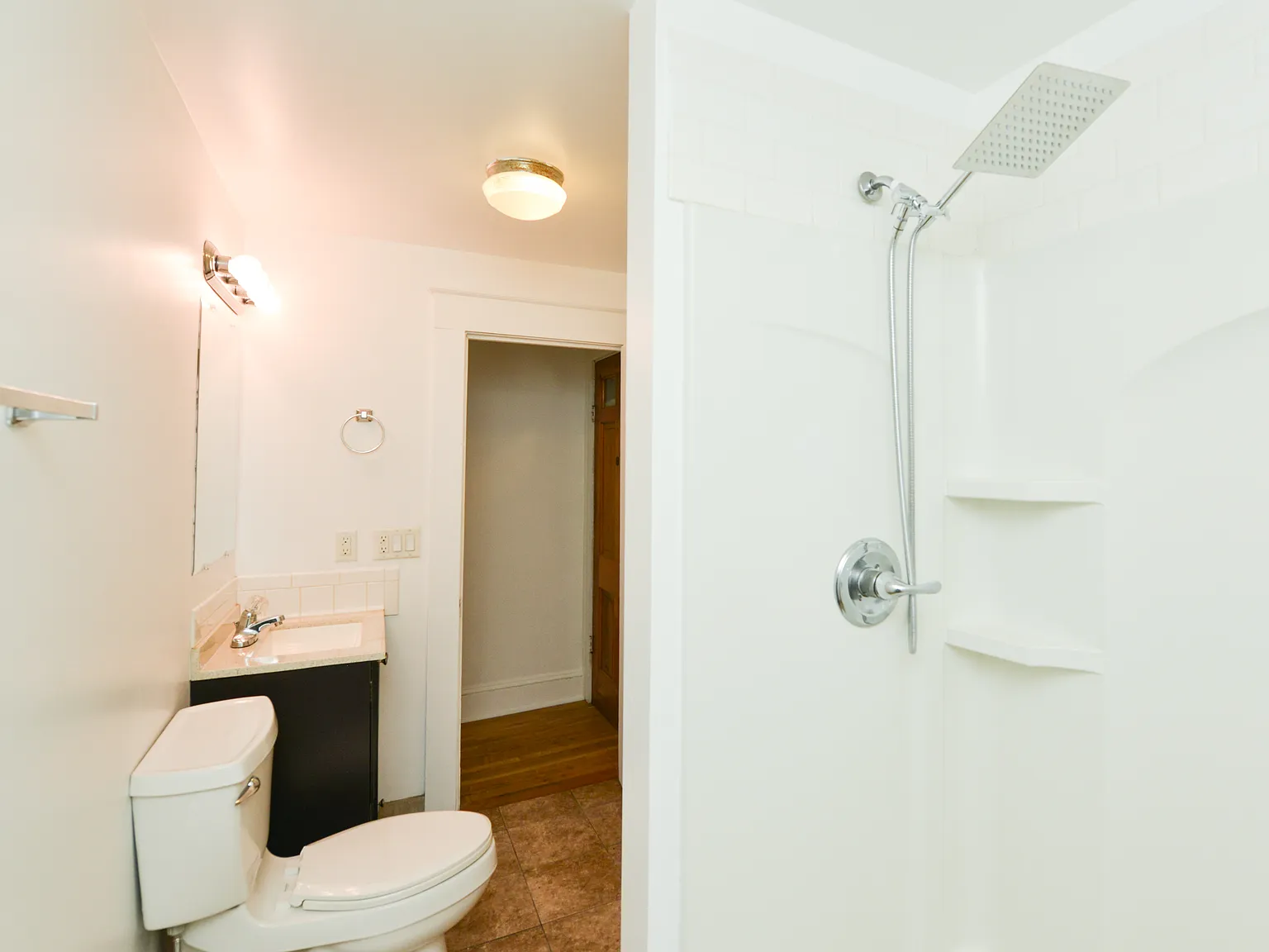 2 bed, 1090 sqft, $1,700 — Photo 3