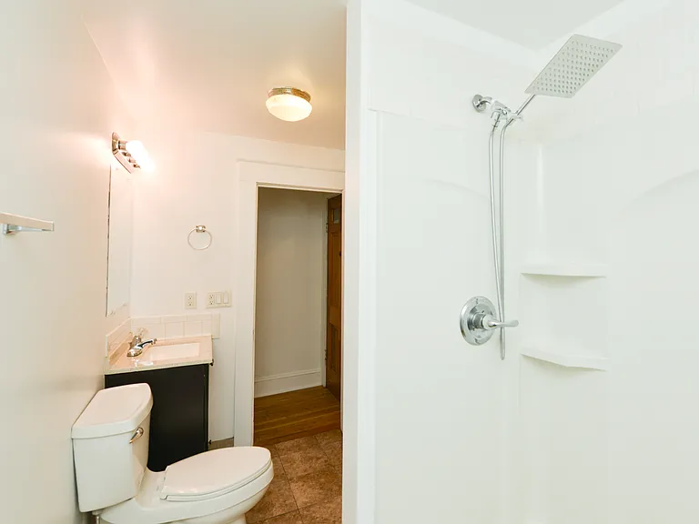 390 Clinton St — Photo 8