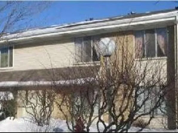 1700 Robin Walk APT D, Hoffman Estates, IL 60169