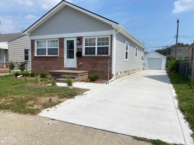 28350 Maple St, Roseville, MI, 48066