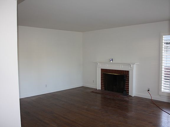 2nd image of 441 Laurel St