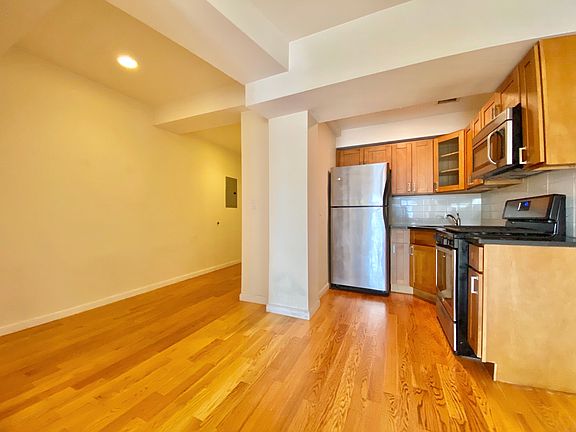 2nd image of 3110 23rd St APT 3A