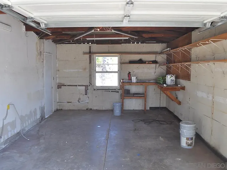 623 Prescott Ave — Photo 2