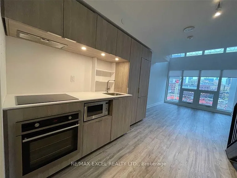 77 Shuter St #529 — Photo 3
