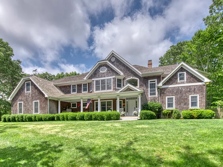 10 Dering Ln — Photo 1