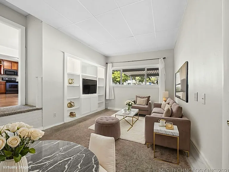 411 W Toledo St — Photo 10