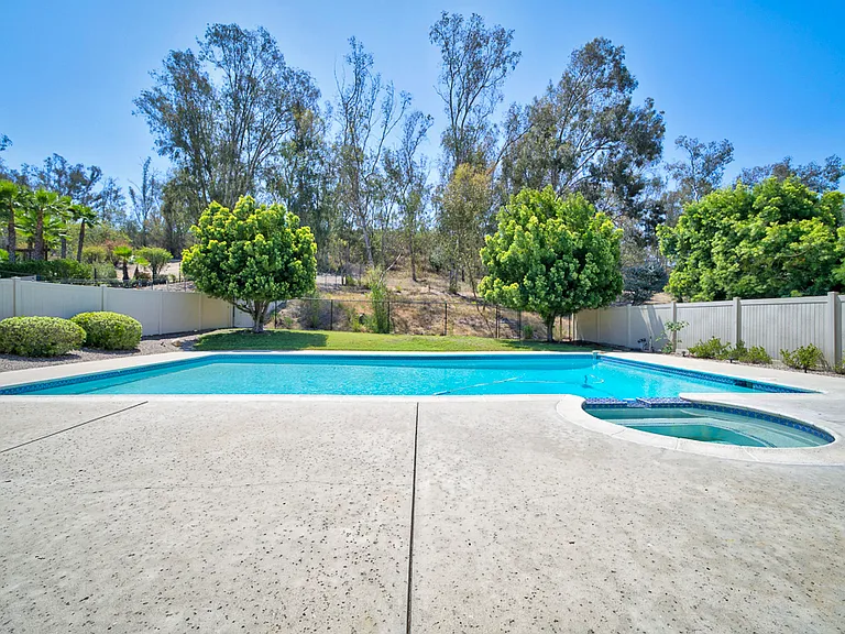 13887 Carriage Rd — Photo 53