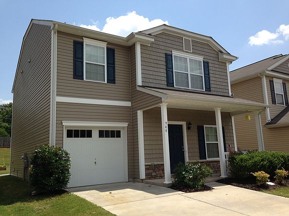 3rd image of 944 Willow Creek Dr