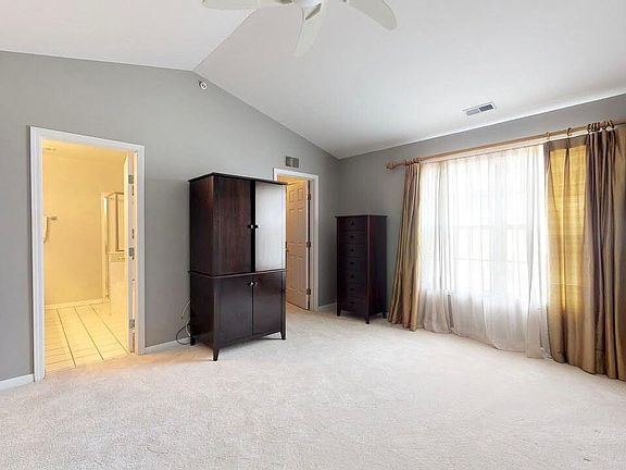 5th image of 2621 N Greenwood Ave