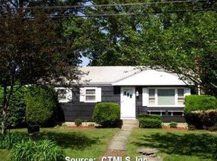624 Shennecossett Rd, Groton, CT 06340
