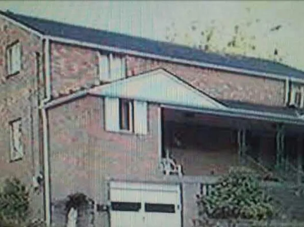 335 Pennoak Dr, Pittsburgh, PA 15235