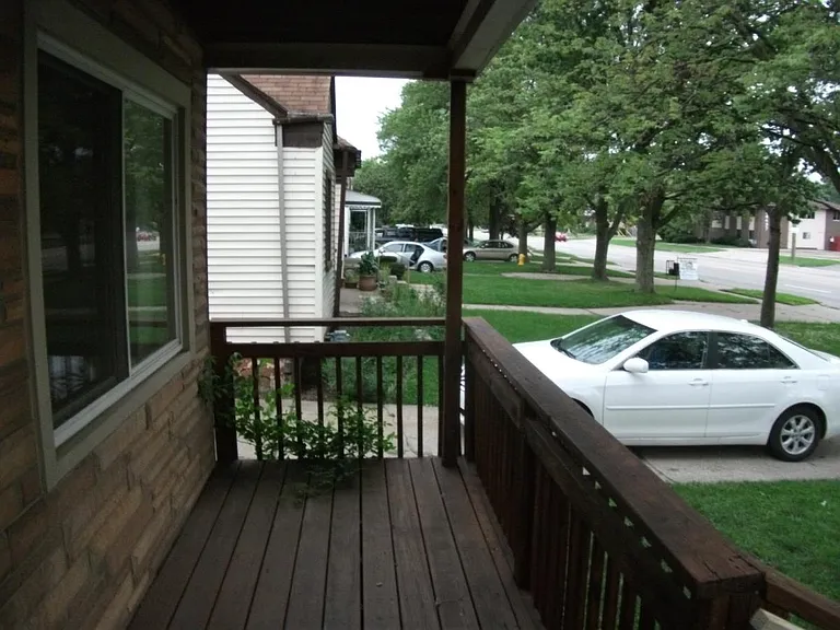 3036 Greenfield Rd — Photo 2
