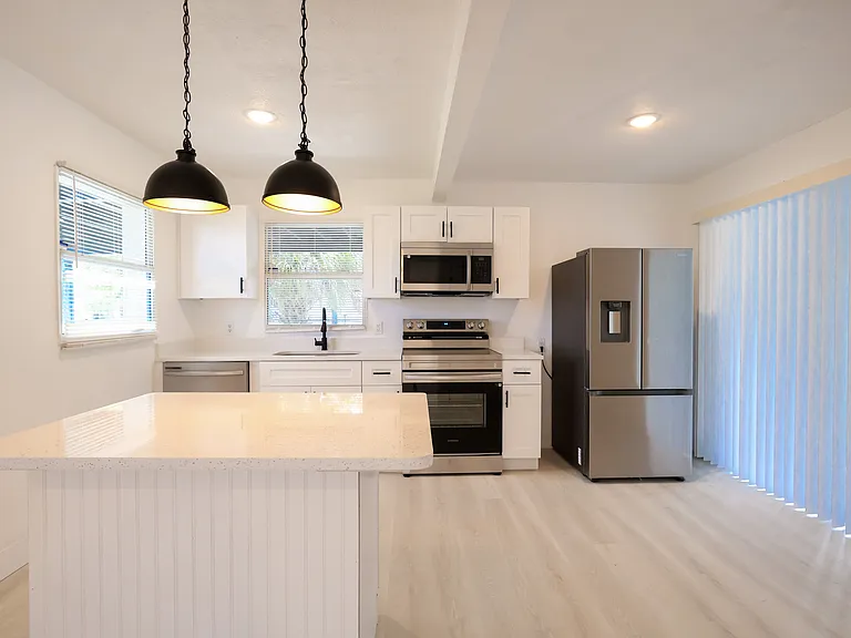 1810 Dixon Blvd — Photo 22