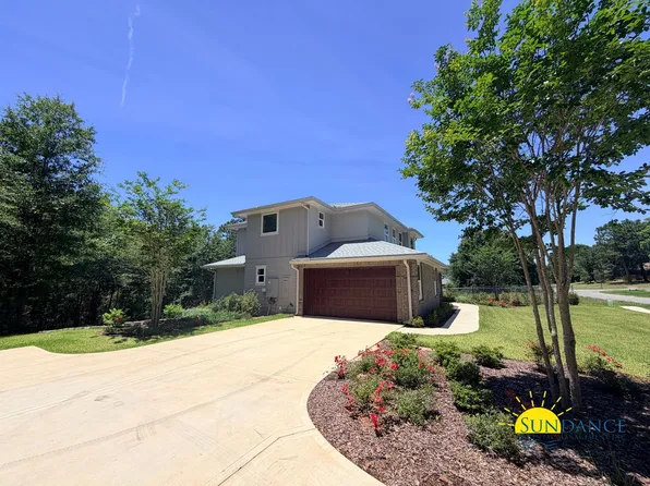 5870 Saratoga Dr, Crestview, FL 32536