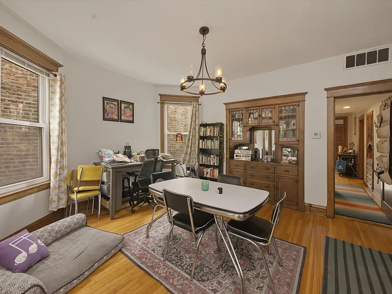 2334 N Hamlin Ave #2 — Photo 6