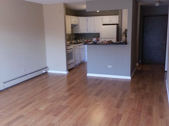 2nd image of 3300 Bayside Dr Unit 5