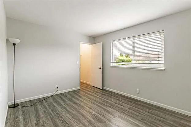 2829 Glen Decker Ct — Photo 21