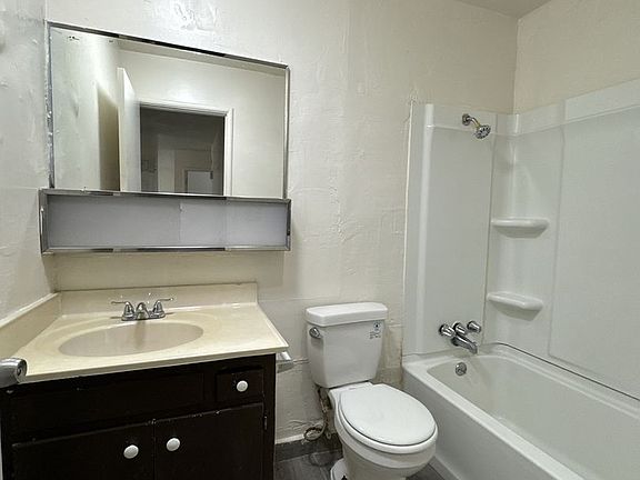 4th image of 340-352 S Blackstone St #352-4