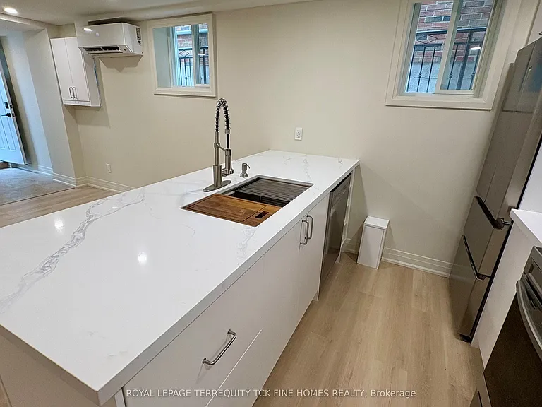 8 Somerset Ave #LOWER — Photo 8