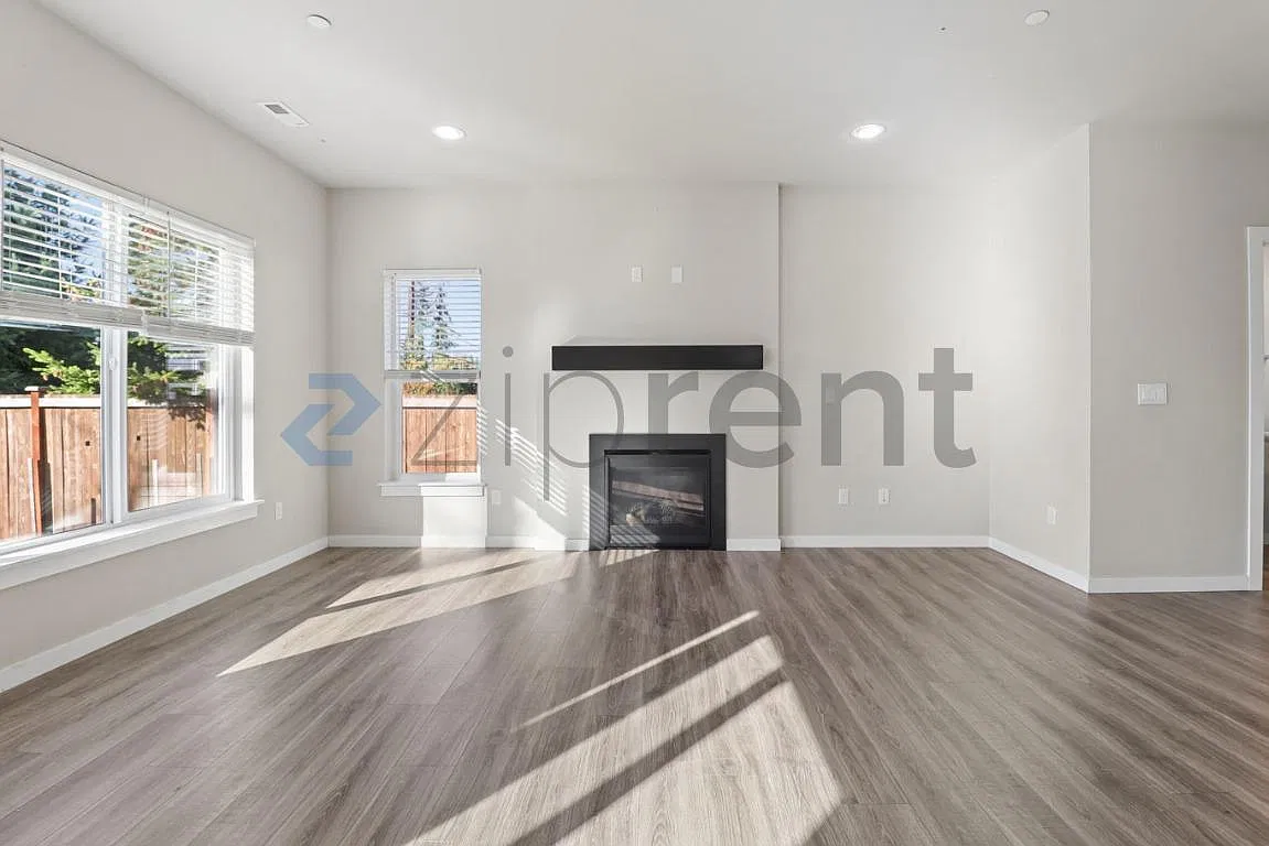 4 bed, 2.5 bath, 1850 sqft, $3,250 — Photo 3