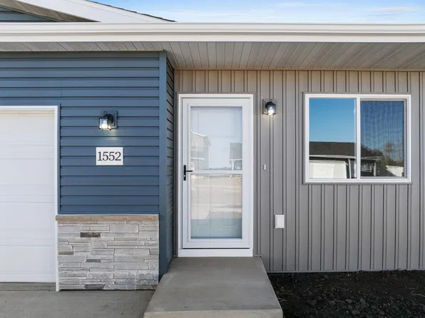 1552 47th Loop SE, Minot, ND 58701