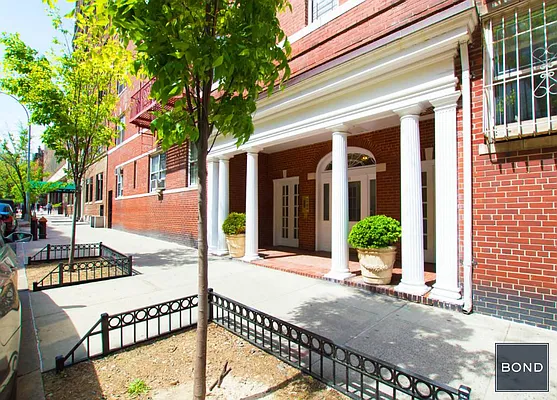 Rented by Bond New York | media 7