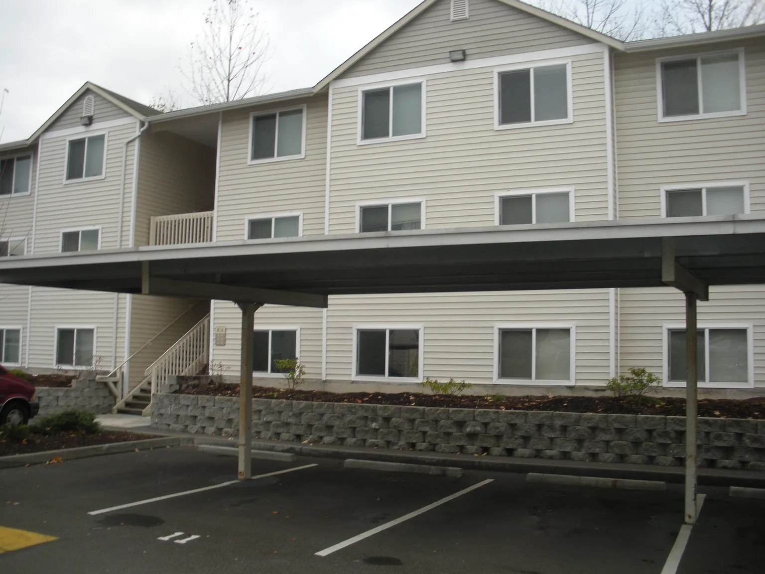 Autumnwood Apartments — Photo 4