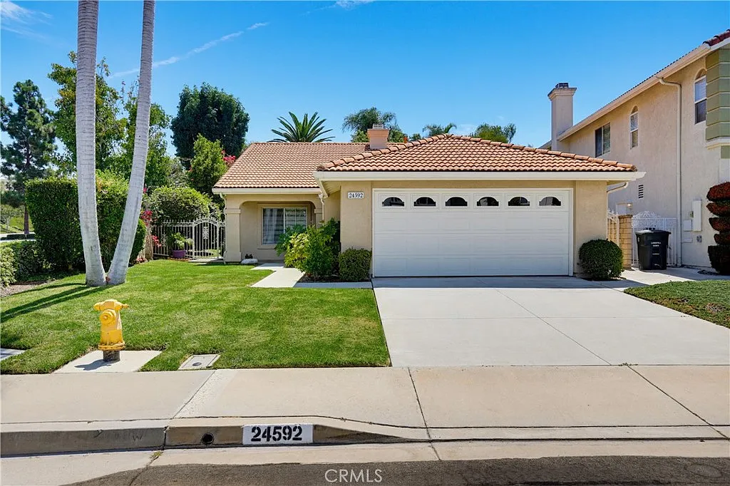 3 bed, 1433 sqft, $5,299 — Photo 3