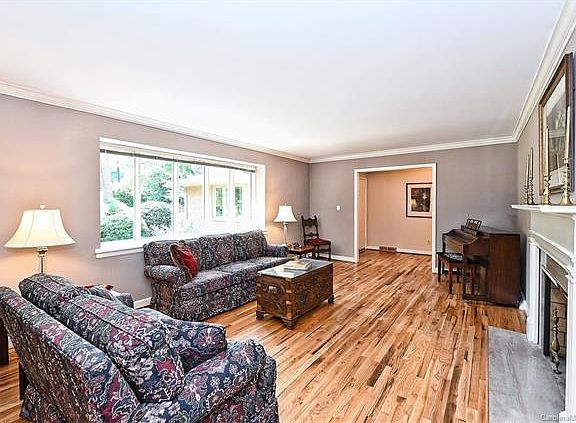 5th image of 133 Great Oaks Ln