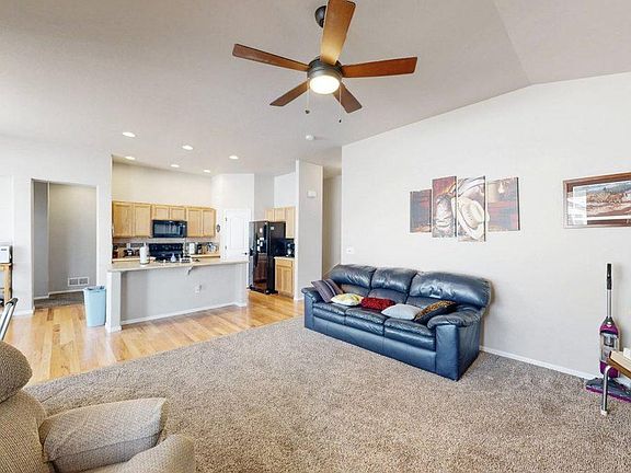 5th image of 310 Torreys Dr