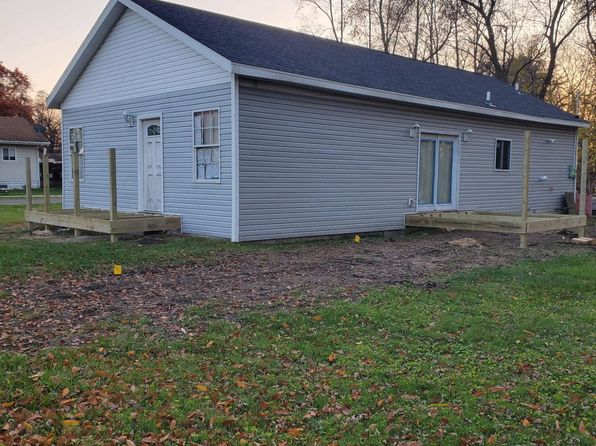 2290 Newton St, Lake Station, IN 46405