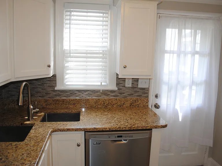 1036 Nichols Dr — Photo 5