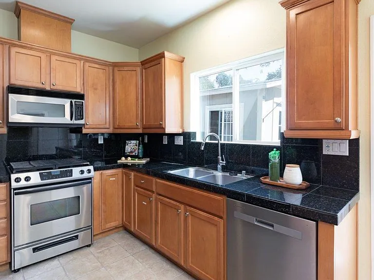 116 Goss Ct — Photo 10