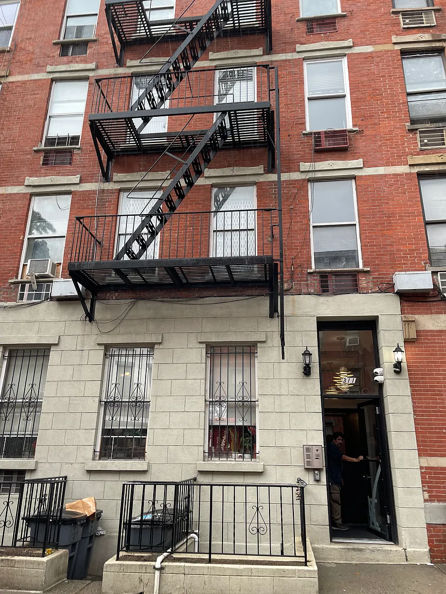 Photo 2 of 7 - 311 E 104th St #3C - Manhattan, NY Building Photo - 311 E 104th St #3C