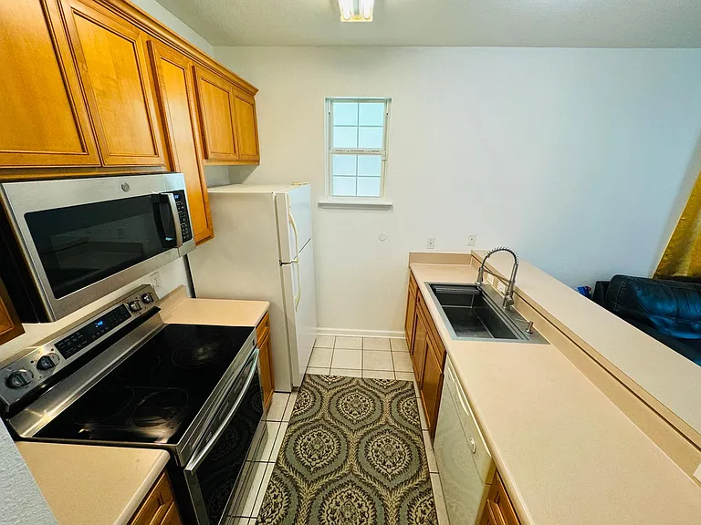 924 Ashburn Dr #2 — Photo 13